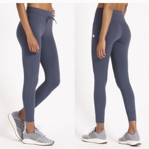 Vuori Daily Legging in Ocean
